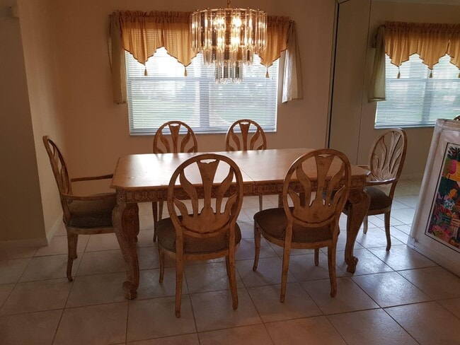 Photo - 3300 Spanish Moss Ter Unidad 113