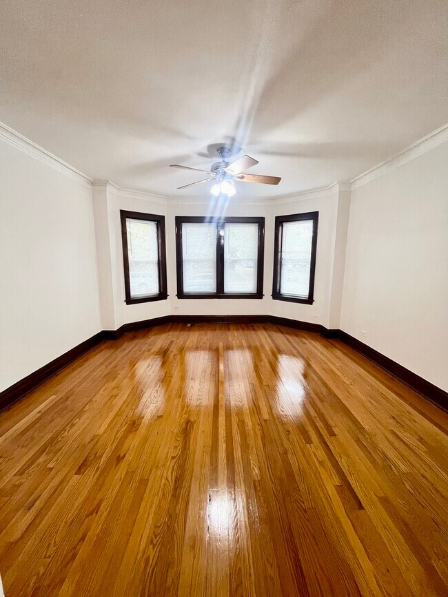 Photo - 2320 N Leclaire Ave Unit 1