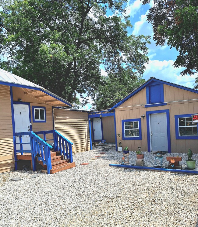 Building Photo - 130 Glenwood Ct Unit #4