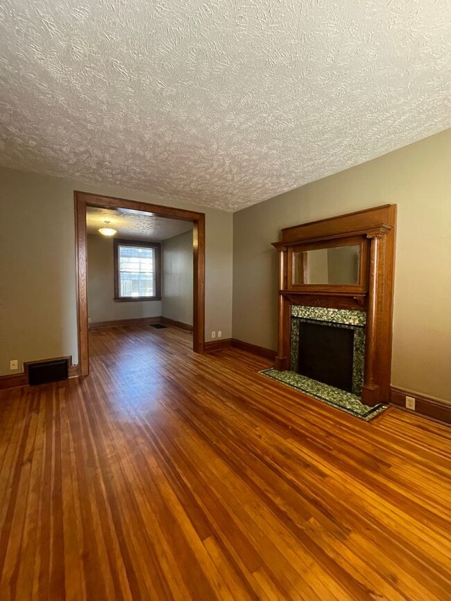 Photo - Spacious 2 Bedroom Townhouse!