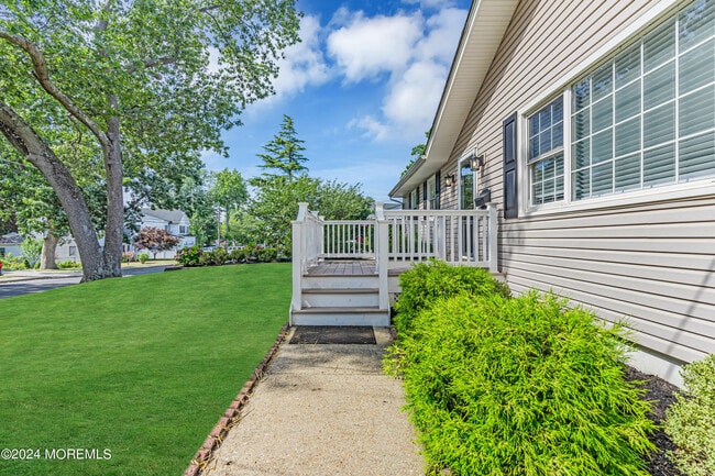 Photo - 1708 Grove St