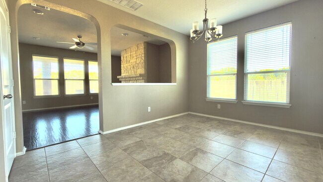 Photo - 105 Golden Bear Dr