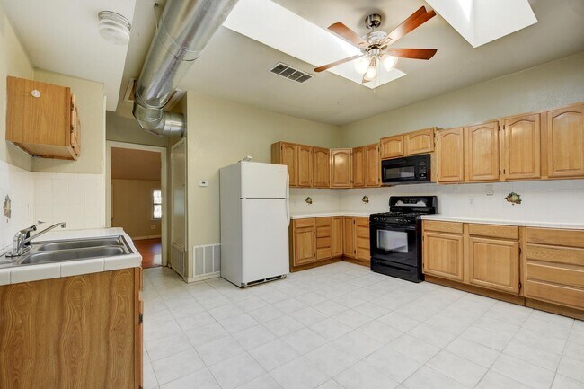 Photo - 4405 Barrow Ave Unit B