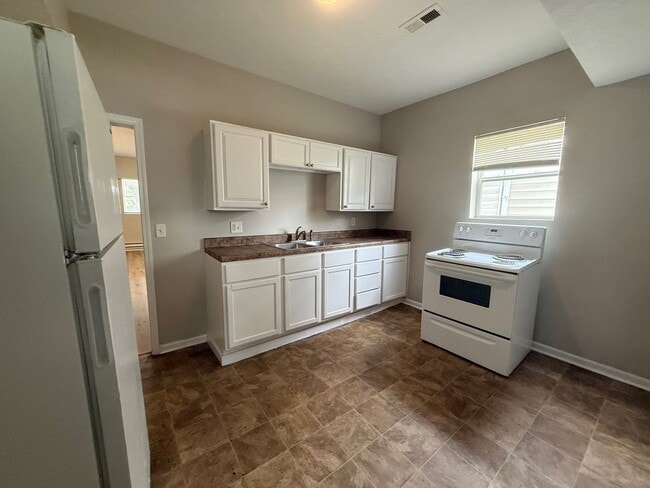Photo - 2020 Boyd Ave