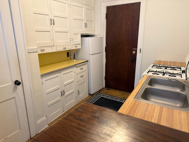 Photo - The Elmroe Apartments Unidad #4