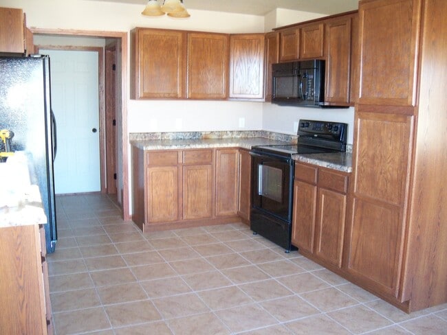 Photo - 2 BED | 2 BATH | DOUBLE GARAGE | TOWNHOME | SOUTH