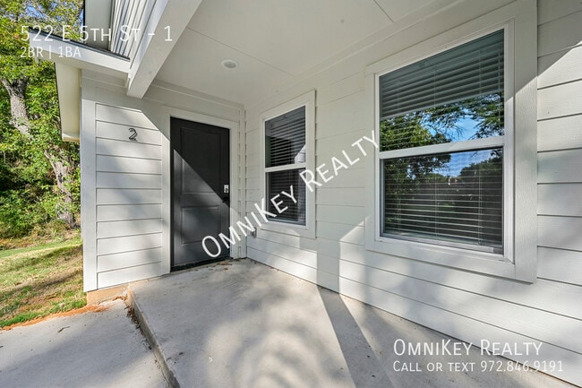 Photo - 522 E 5th St Unit 1