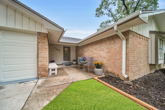 Photo - 162 Greenleaf Ln