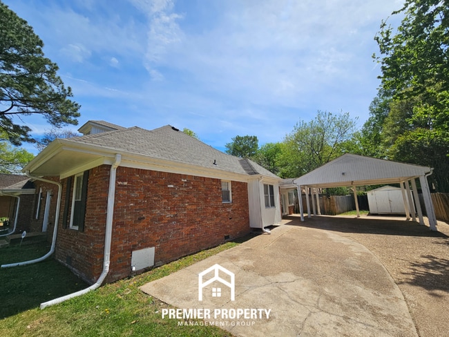 Photo - Massive 5BR/3BA Executive Home in East Memphis | Screened Porch & 2,200+ Sq Ft