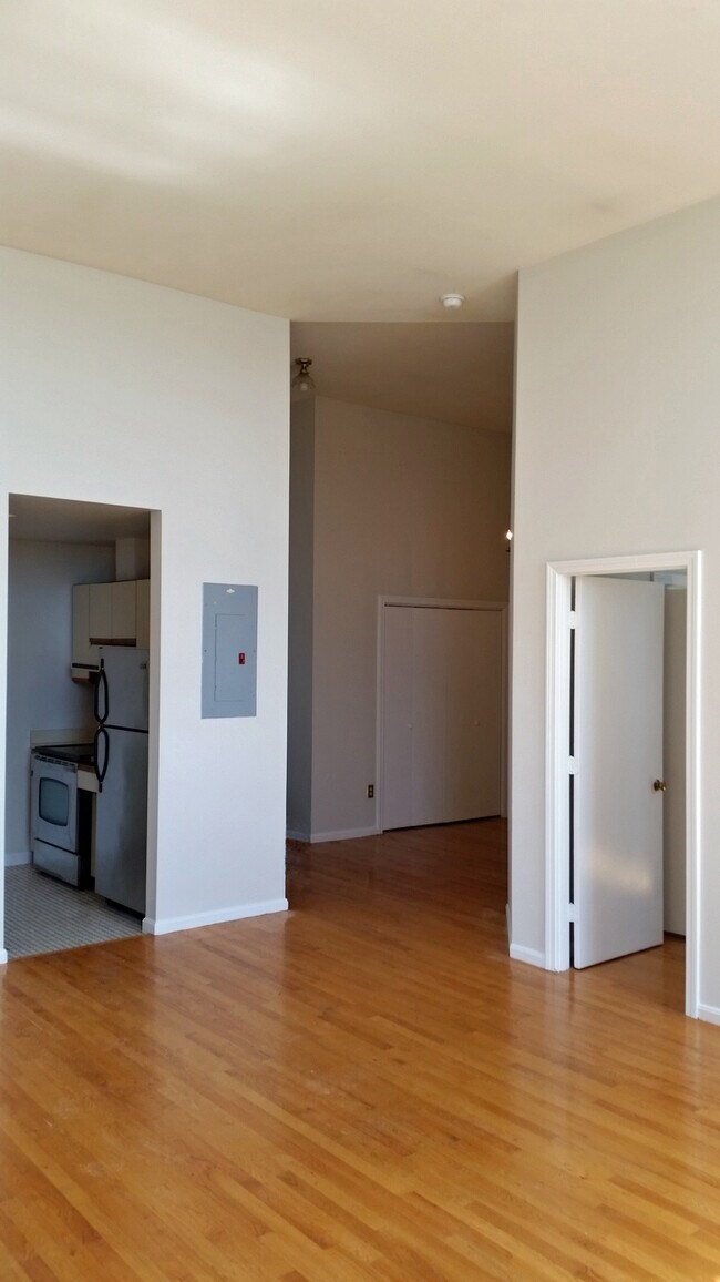Photo - 350 W 4th St Unit 408