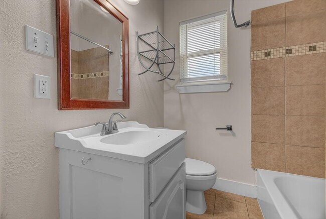 Photo - 1017 11th St Unidad 2