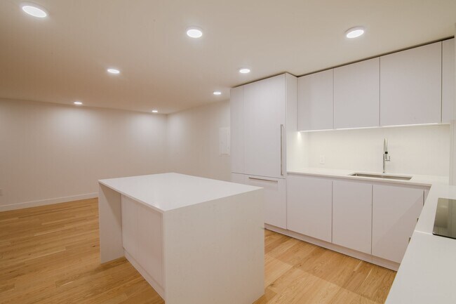 Photo - 4800 Maisonneuve Blvd W Unit 323