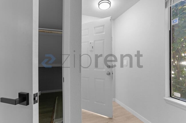 Photo - Unit B7