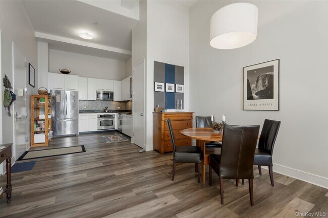 Photo - 25 Leroy Pl Unit 505