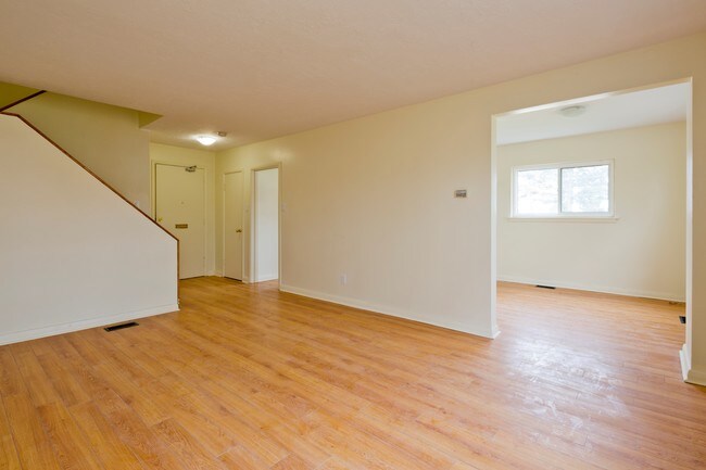 Photo - 2029-2055 Victoria Park Ave