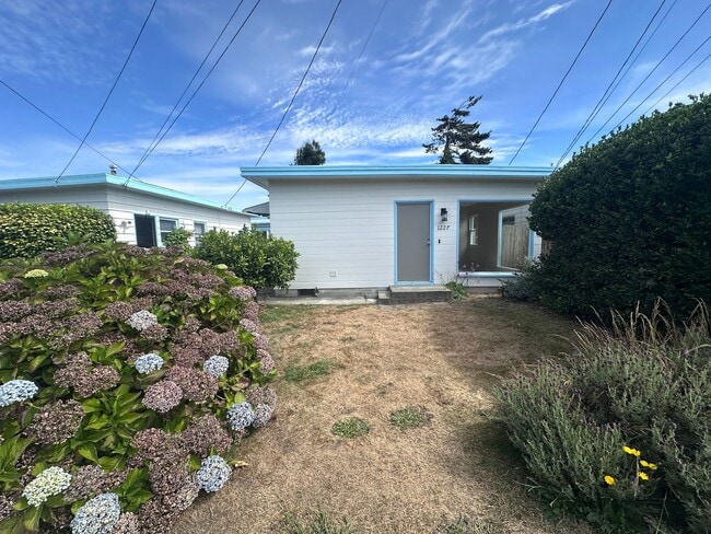 1225 K St Unit 1227 K St