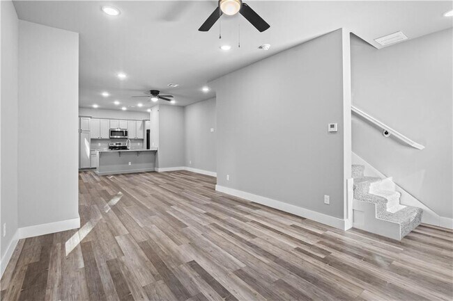 Photo - 772 S Locust Ave