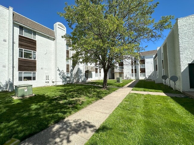 Courtyard Apartments