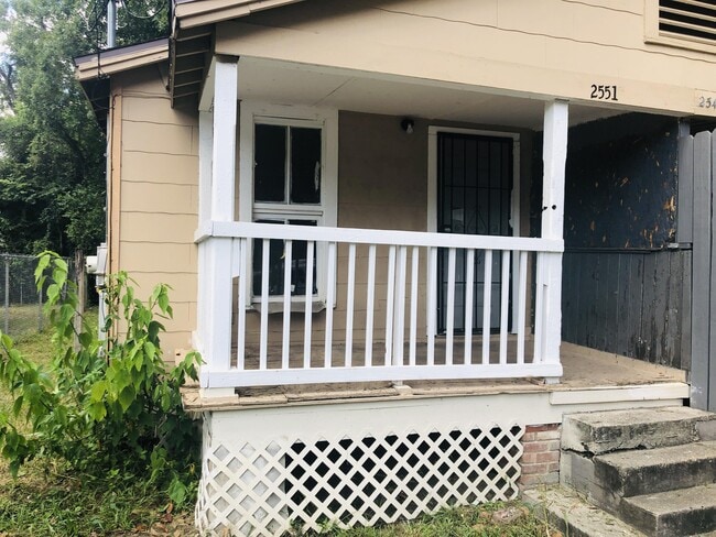 Photo - 2551 Calvin St