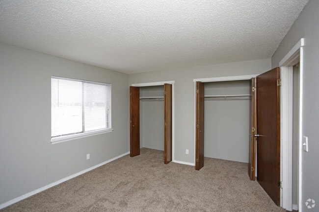1BR, 1BA - 690 SF