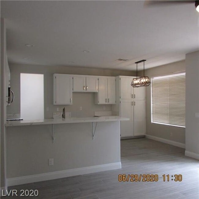 Building Photo - Beautiful 3 Bedroom/2.5 Baths in Summerlin