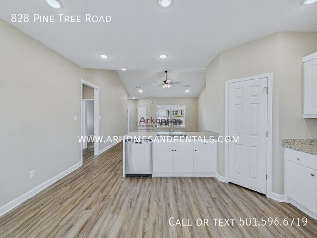 Photo - 828 Pine Tree Rd