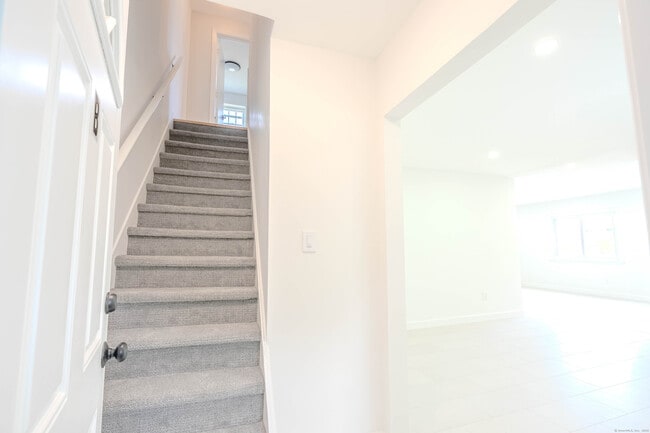 Photo - 56 Leonard St Unit B