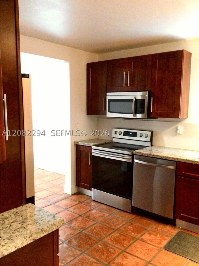 401 Coral Wy Unit 309