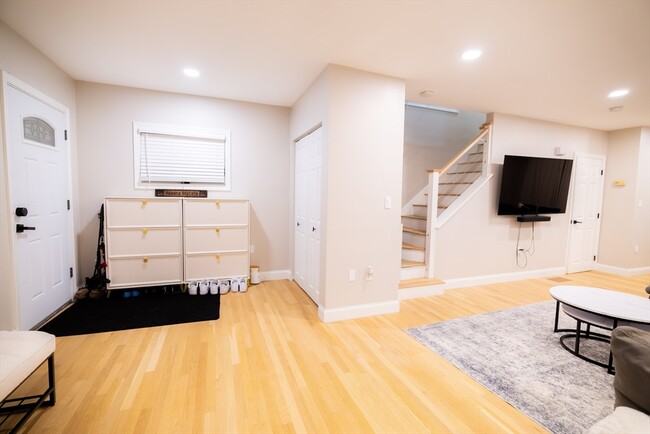 Photo - 2 Turning Mill Ln