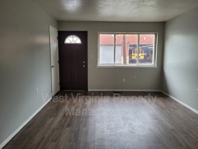 Photo - 130 Elm St Unit Apt 2
