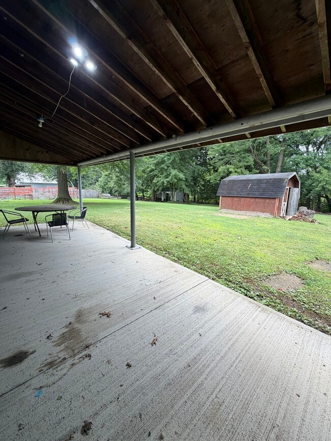 Photo - 3883 Frederick St