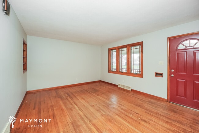 Photo - 3147 Wilson St