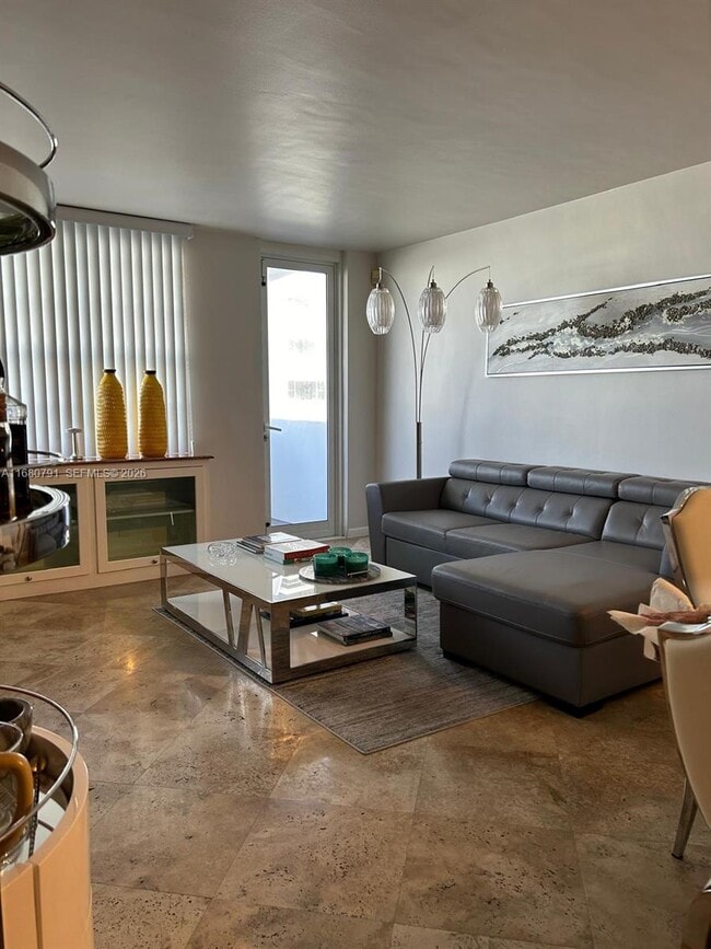 100 Lincoln Rd Unit 608