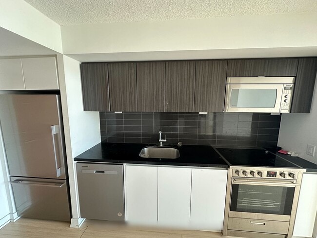 Photo - 85-1285 Queens Wharf Rd