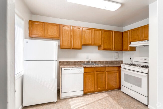 2 BR, 1 BA - 920 SF - Heritage Square Apartments