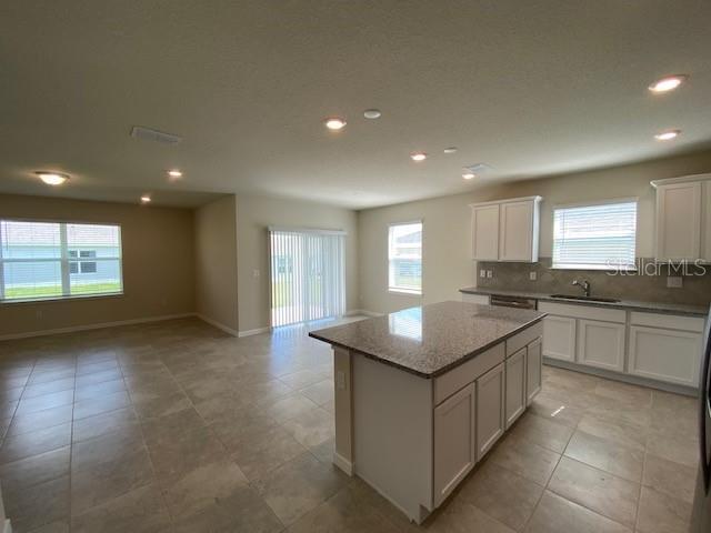 Photo - 1147 Sugarwood St