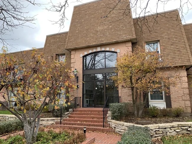Building Photo - 1250 Park Ave W Unit 408