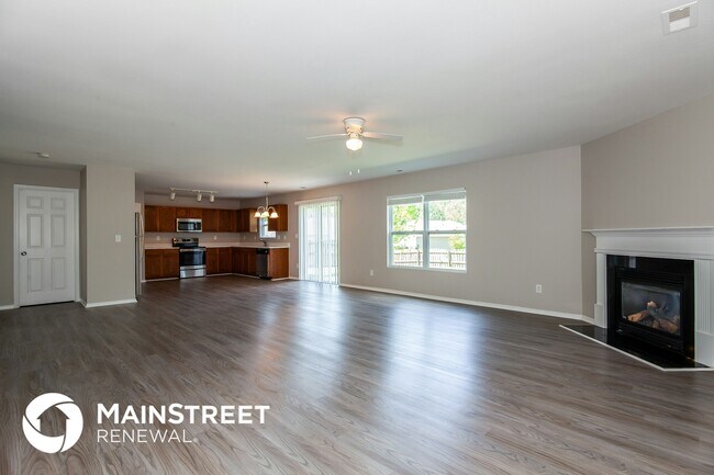 Photo - 9810 Bayview Pkwy