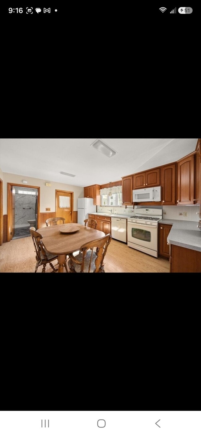Photo - 123 Brooklawn St Unit 3 bdrm Across from Brooklawn Park $2000