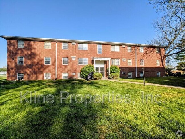 Building Photo - 2826 S Pennsylvania St Unit Apt B18