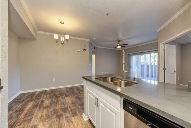 River Oaks Apartment Homes