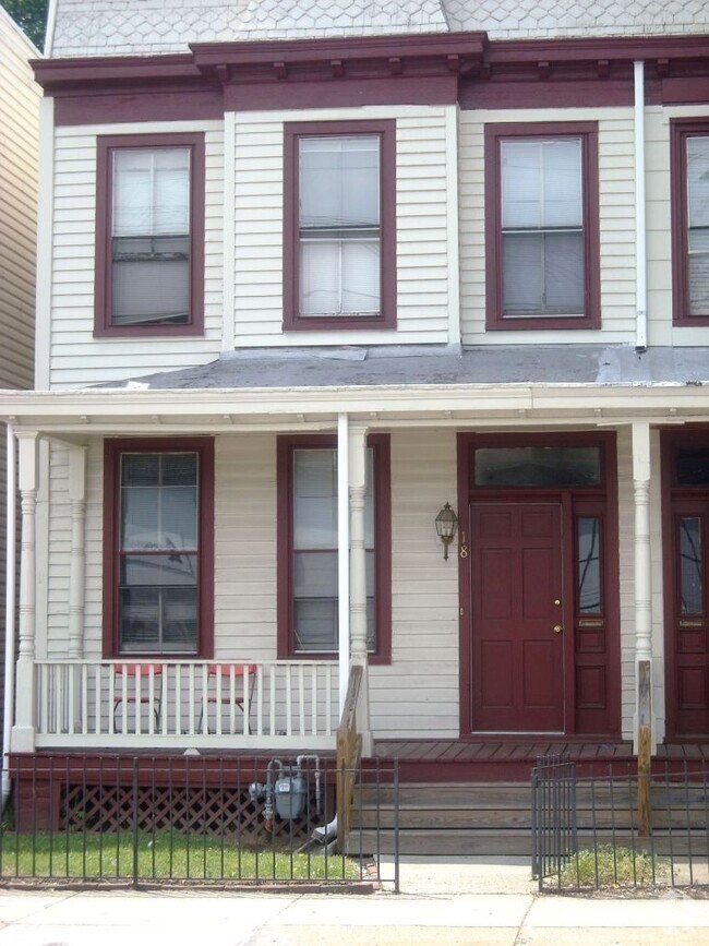Building Photo - 3 BR/ 1.5 BA Home in The Fan, Available NOW!