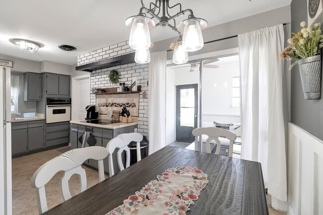 Photo - 7703 Southside Ln