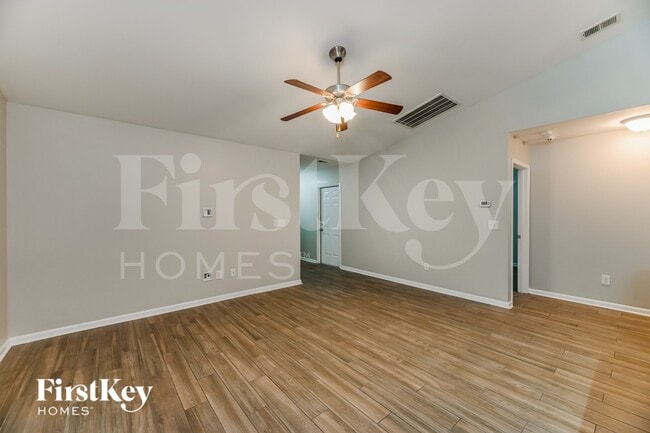 Photo - 215 Coosawatchie St