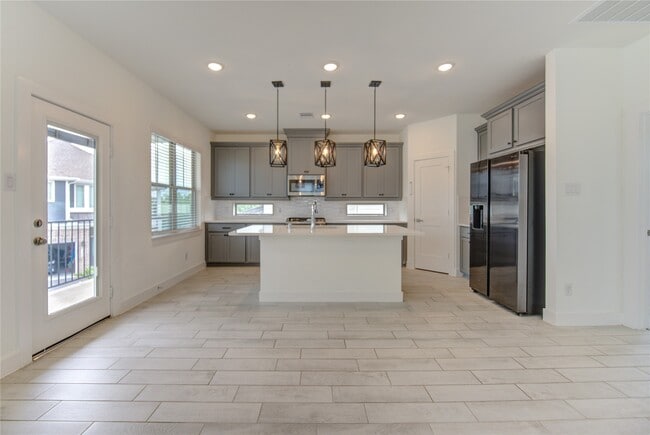 Photo - 18815 River Overlook Ct