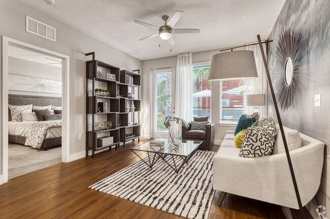 2BR, 2BA - 1143SF