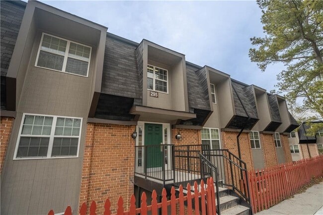 Building Photo - 295 Winding River Dr