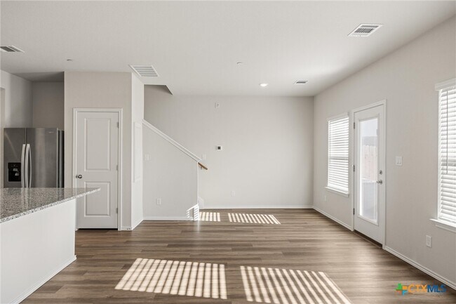 Photo - 12811 Village Spun Plz Casa Adosada