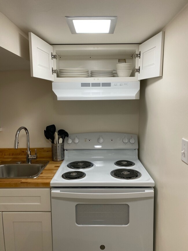Photo - 967 E 1st Ave