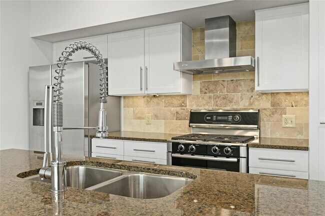 Photo - 1600 Barton Springs Rd Unit 5510